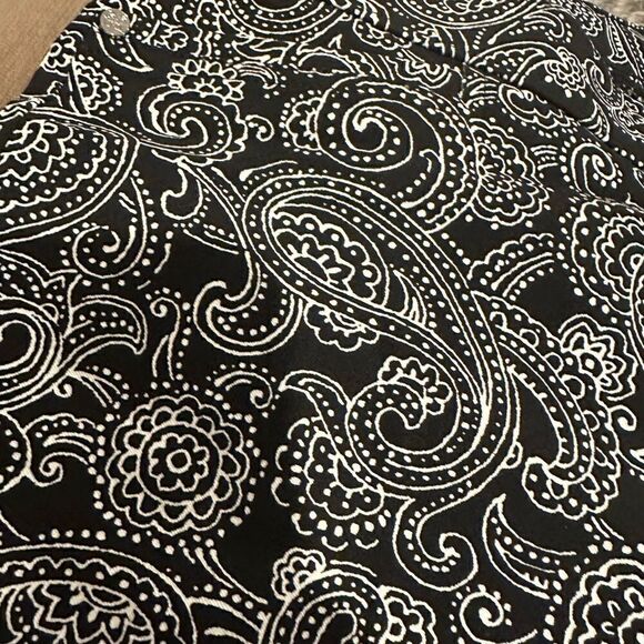 Rafaella Women's Supreme Stretch Pull On Comfort 11" Bermuda Shorts, Sz 10 - Picture 2 of 4